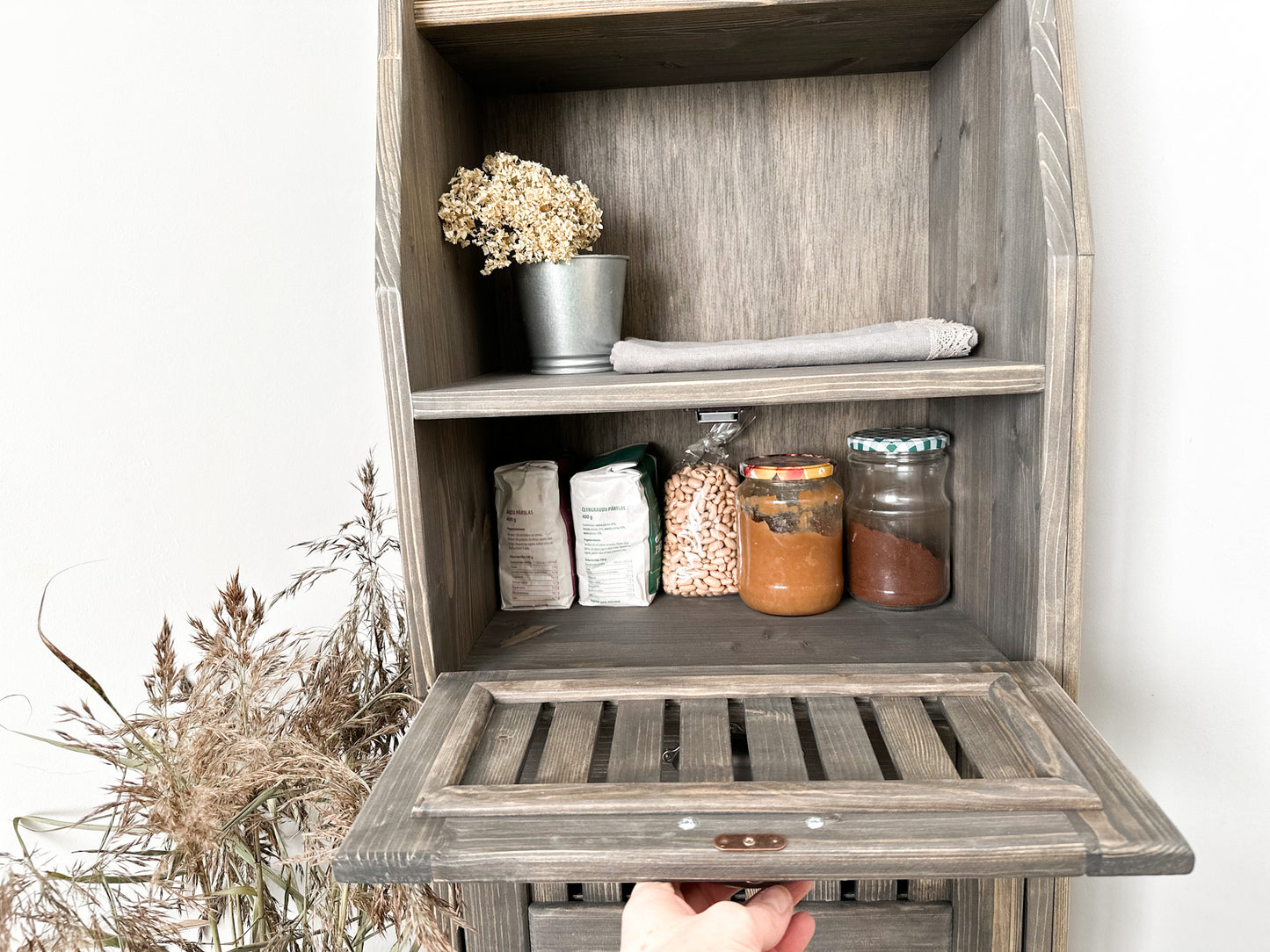 Kitchen cabinet with storage drawer boxes for vegetable and fruits