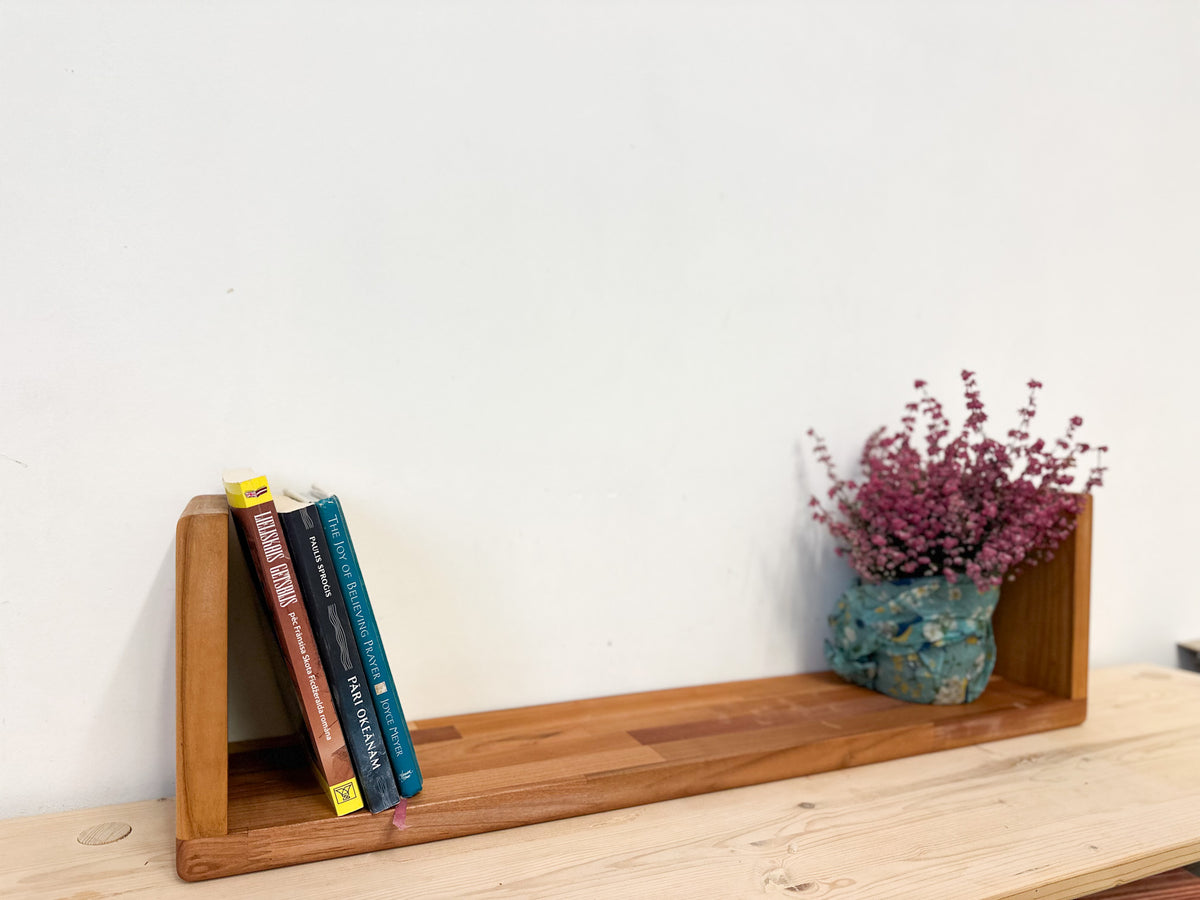Minishelf for organising