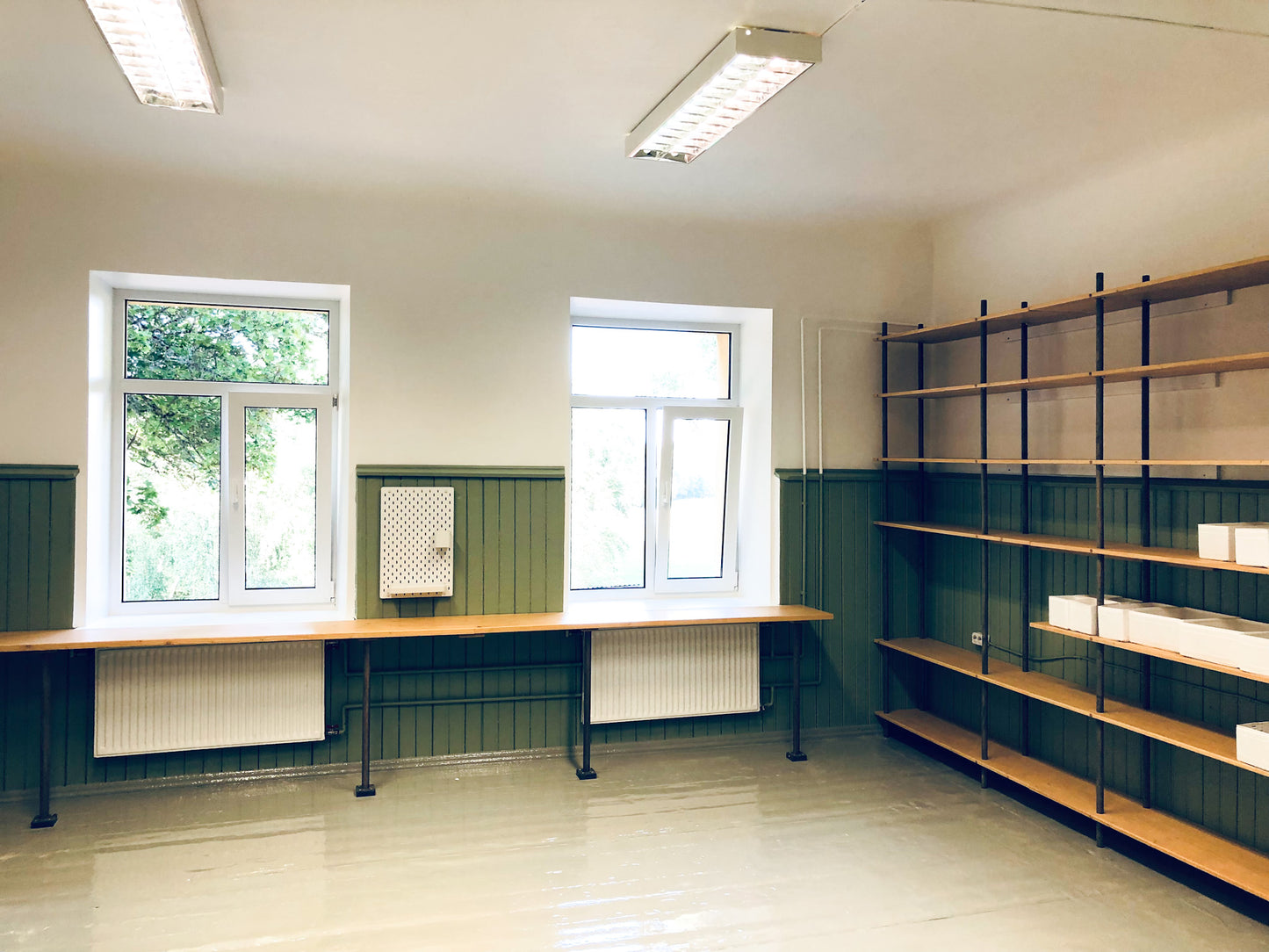 Classroom Children Study Room Shelf and Windowsill Desk Elementary School