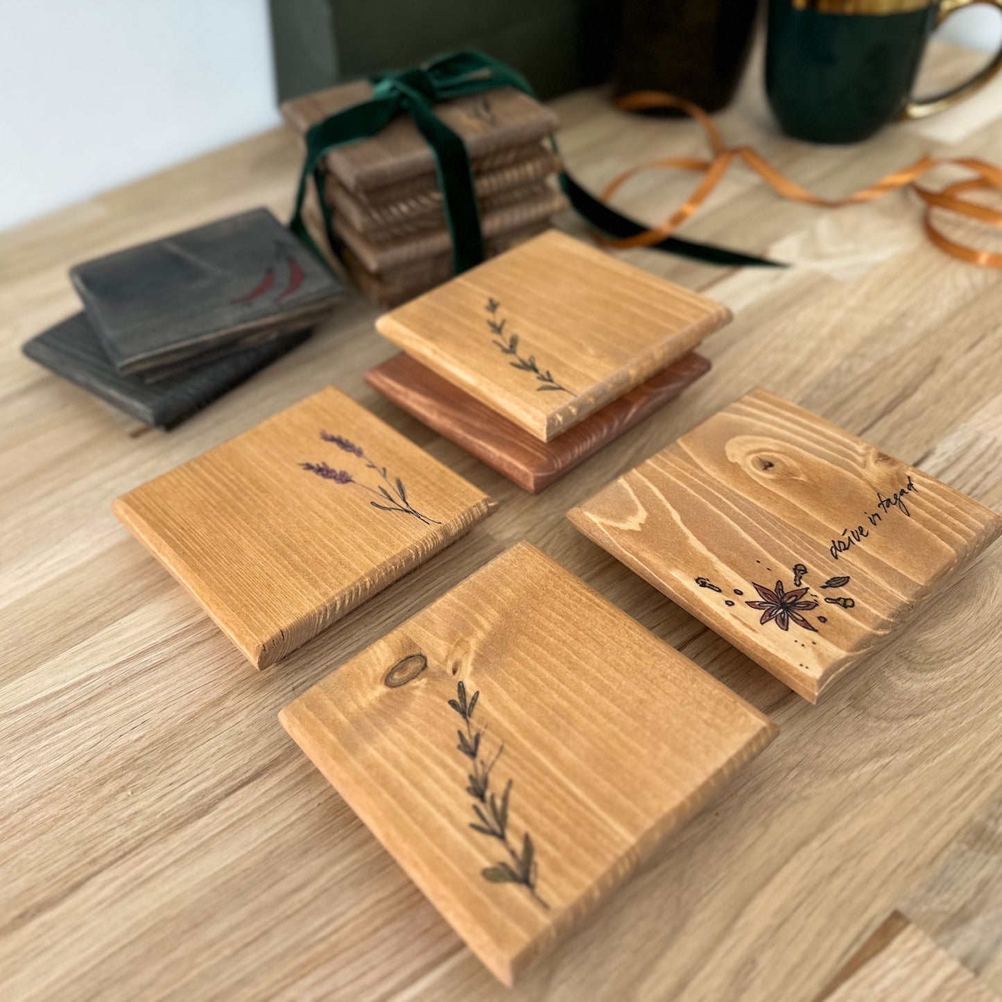 4 dzērienu paliktņu komplekts, pielāgots koka paliktņu komplekts, roku darbs, personalizēts
