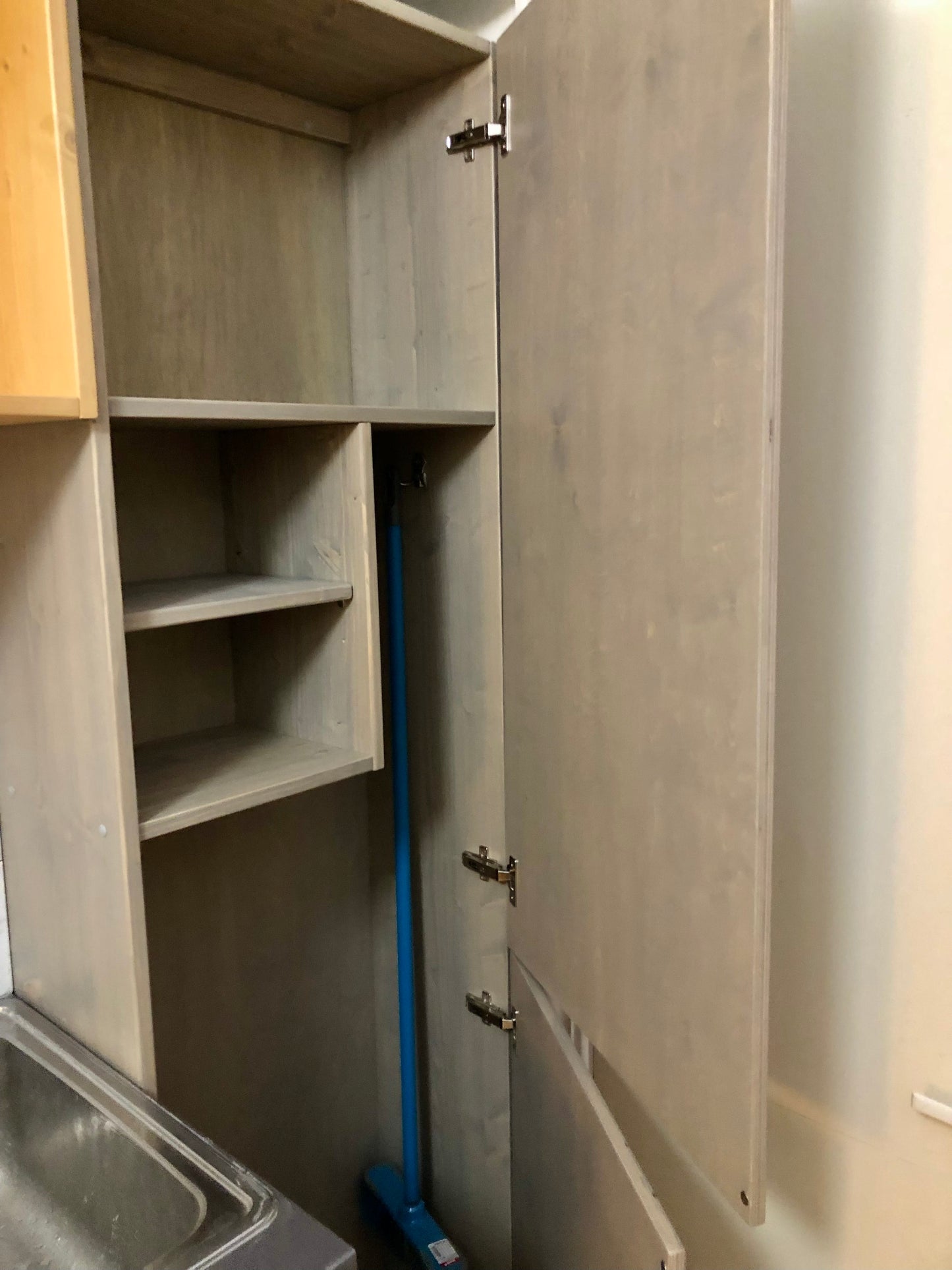 Custom Kitchen Cabinets Shelves