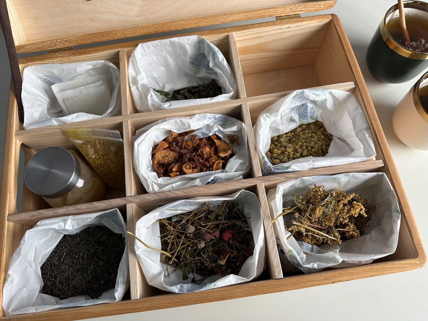 Tējas kastīte garšaugu tējām Nut Spice Herbal Collection dāvanu kārba