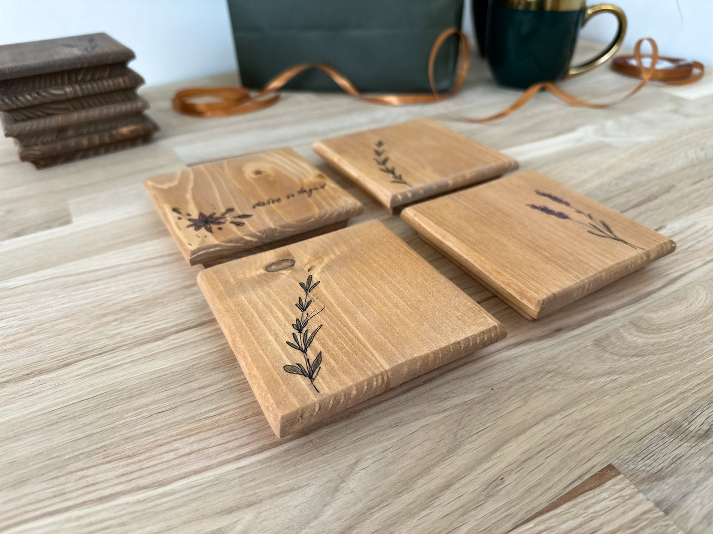 4 dzērienu paliktņu komplekts, pielāgots koka paliktņu komplekts, roku darbs, personalizēts
