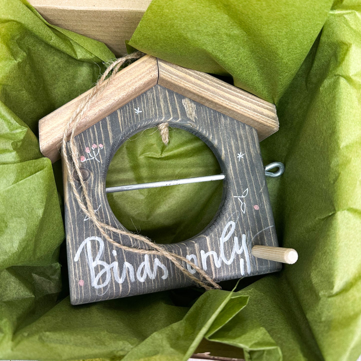 Personalizēta putnu barotava - oriģināla dārza dāvana mīļajiem